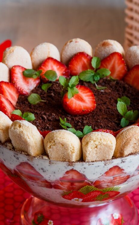 JAHODOVÉ TIRAMISU II: OSVĚŽUJÍCÍ VARIANTA KLASICKÉHO DEZERTU