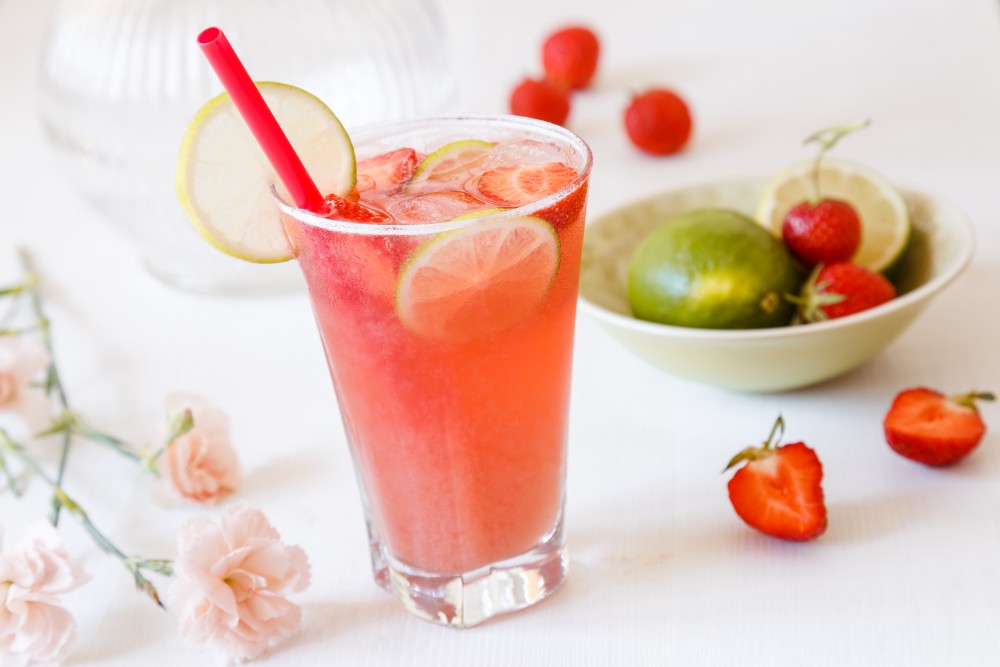 DOMÁCÍ LIMONÁDY I / JAHODOVKA A OSTRUŽINOVKA