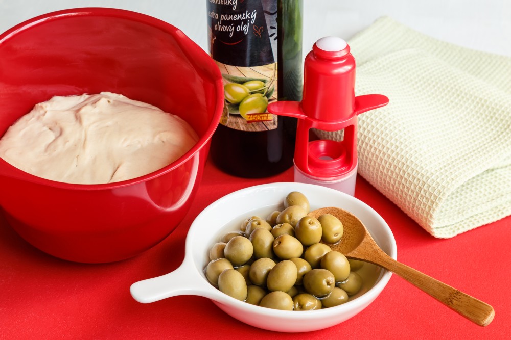 DOMÁCÍ CIABATTA: SNADNÝ RECEPT NA KŘUPAVÝ ITALSKÝ CHLÉB
