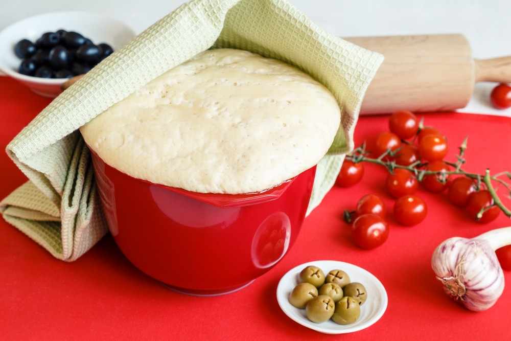 DOMÁCÍ CIABATTA: SNADNÝ RECEPT NA KŘUPAVÝ ITALSKÝ CHLÉB