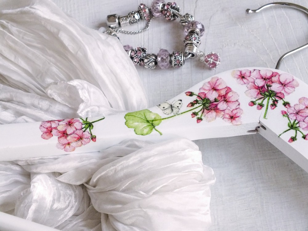 UBROUSKOVÁ TECHNIKA ANEB ÚKLID ŠATNÍKU NA ZIMU