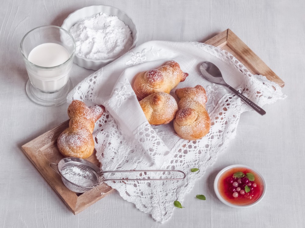 SLADKÉ HOUSTIČKY Z KYNUTÉHO TĚSTA