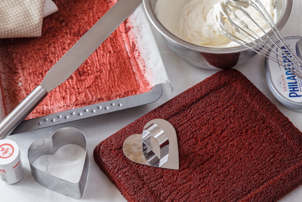RUDÝ SAMET ANEB RED VELVET CAKE