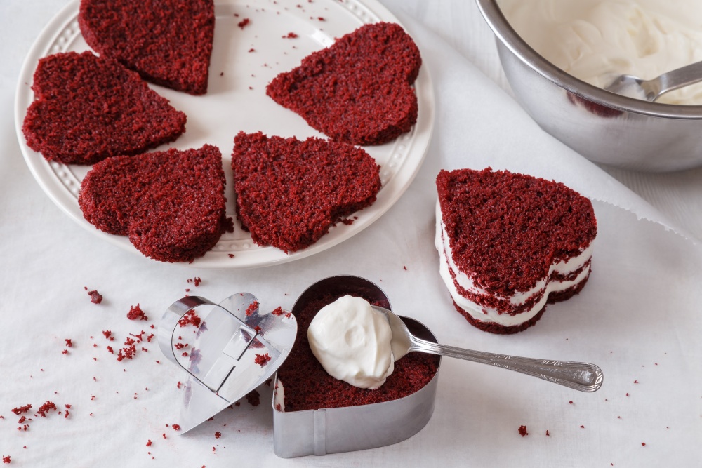 RUDÝ SAMET ANEB RED VELVET CAKE