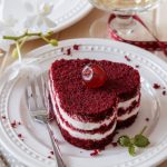 RUDÝ SAMET ANEB RED VELVET CAKE