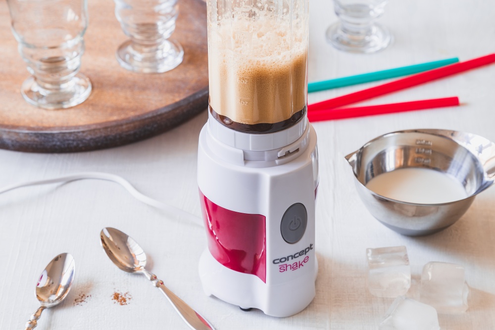 LEDOVÉ FRAPPÉ ANEB KDYŽ SMOOTHIE MAKER ZAHÁLÍ