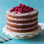 Perníkový dort s malinami