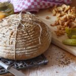 ŠKVARKOVÝ CHLÉB S OMLÁDKEM