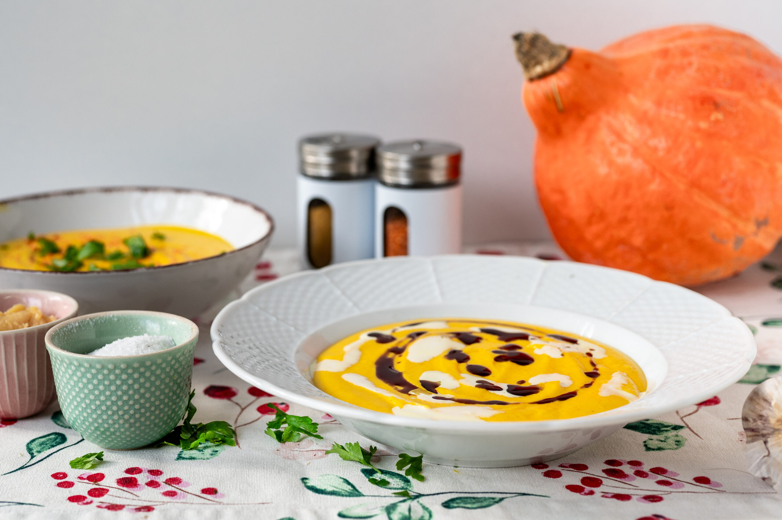 NOKY S DÝŇOVOU OMÁČKOU