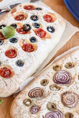 DOMÁCÍ CIABATTA: SNADNÝ RECEPT NA KŘUPAVÝ ITALSKÝ CHLÉB
