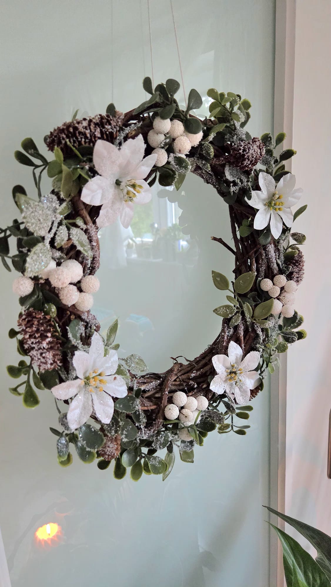 Umělý věnec s vánoční hvězdou