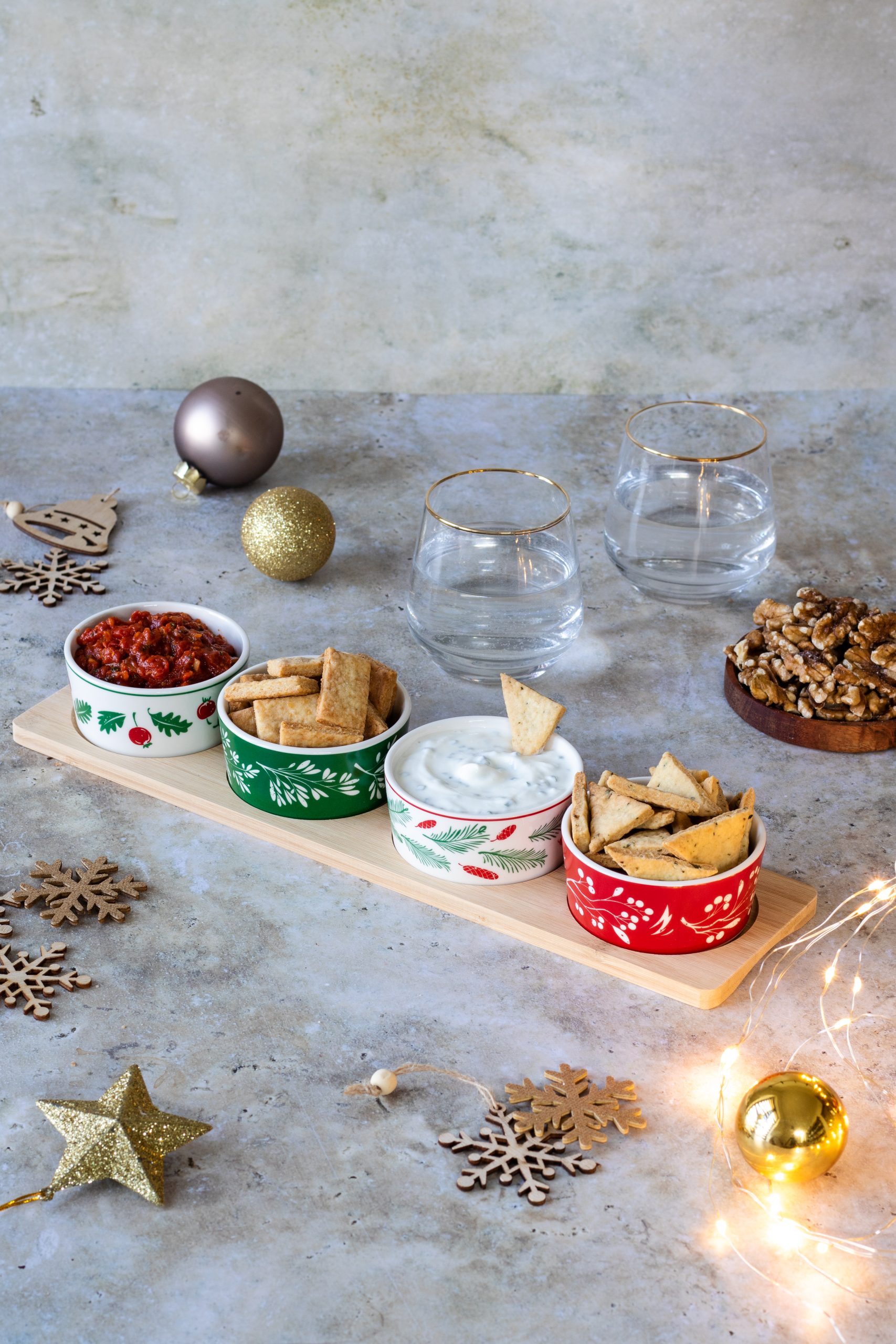 DOMÁCÍ KREKRY A DIPY