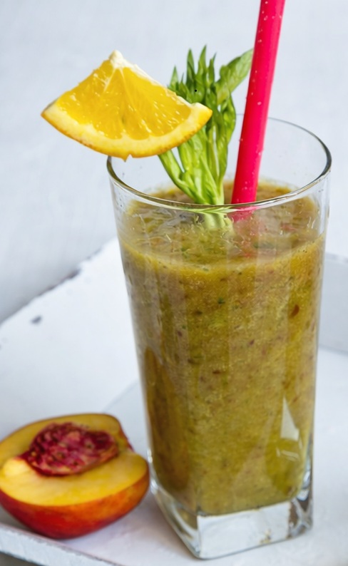 SE ZDRAVÝM SMOOTHIE MÁTE NAVAŘENO