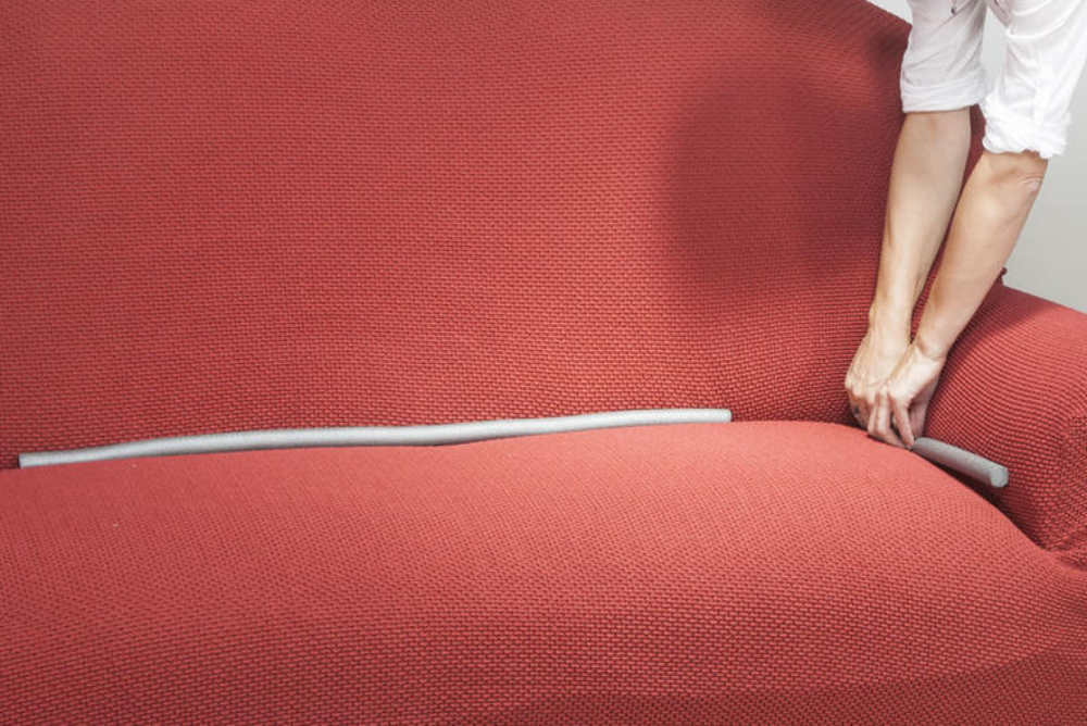 Potah na kožené sedačce upevníte válečky