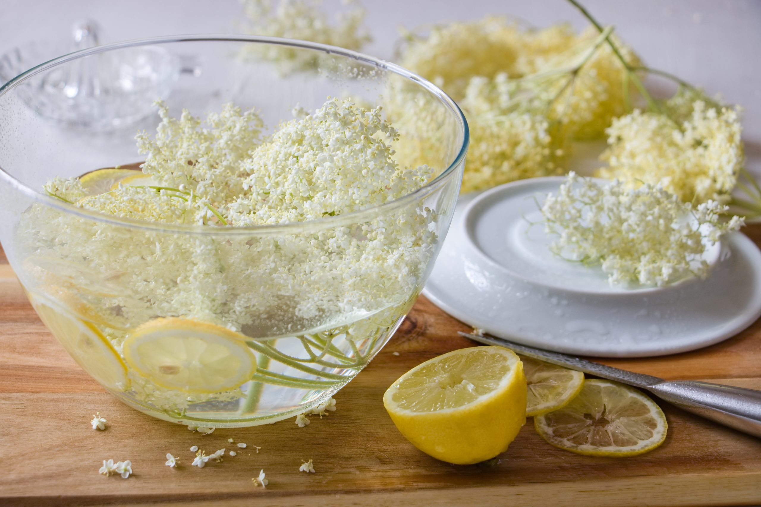 Rozkvetlé bezové želé s ananasem: recept z černého bezu