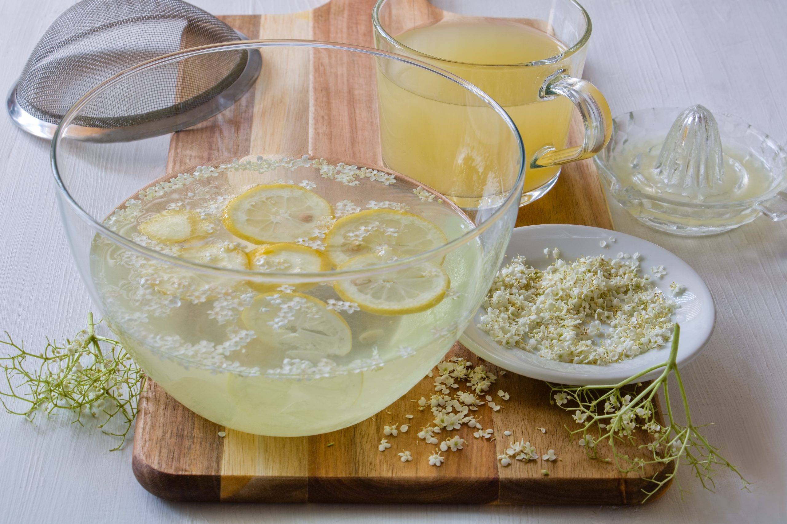Rozkvetlé bezové želé s ananasem: recept z černého bezu