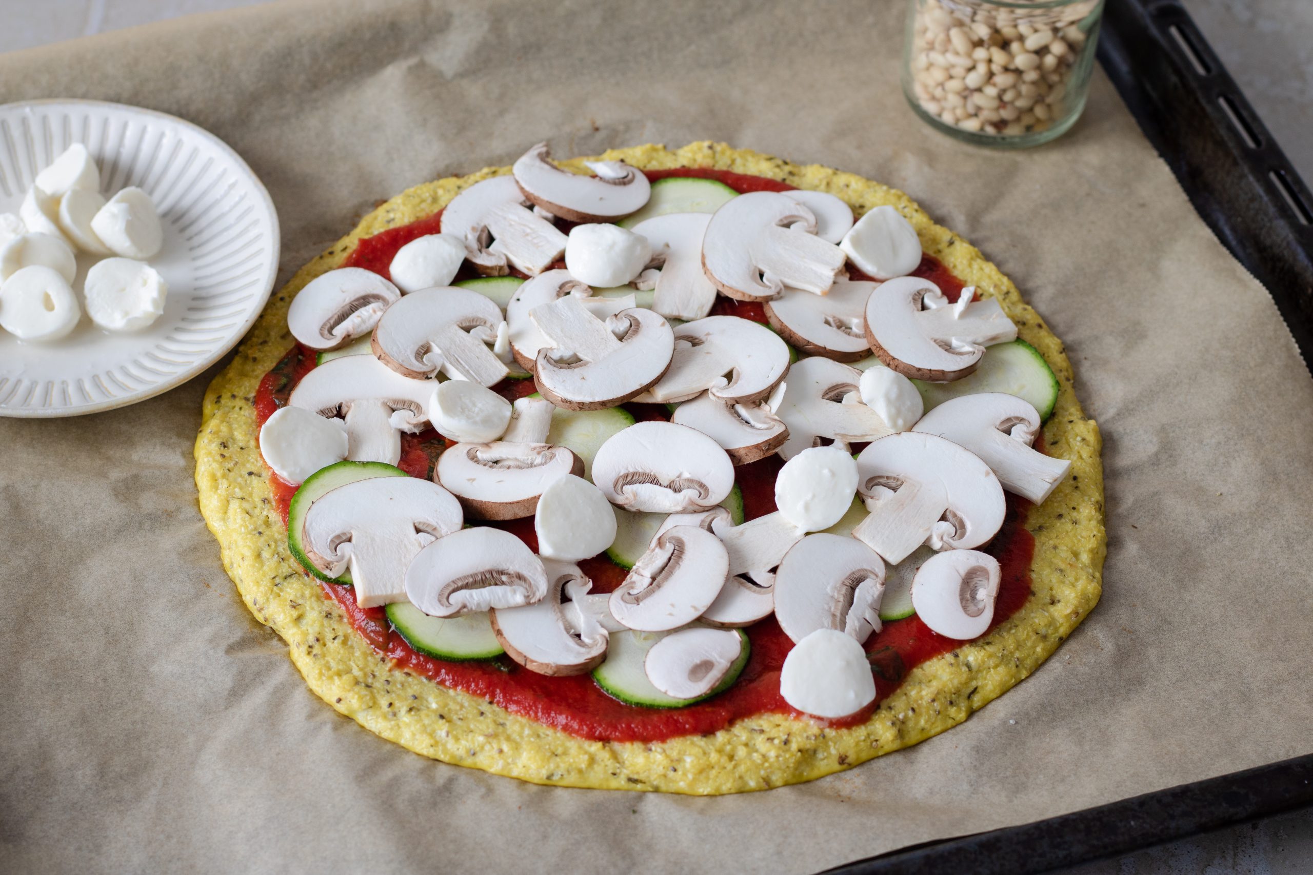 KVĚTÁKOVÁ PIZZA SE ŽAMPIONY