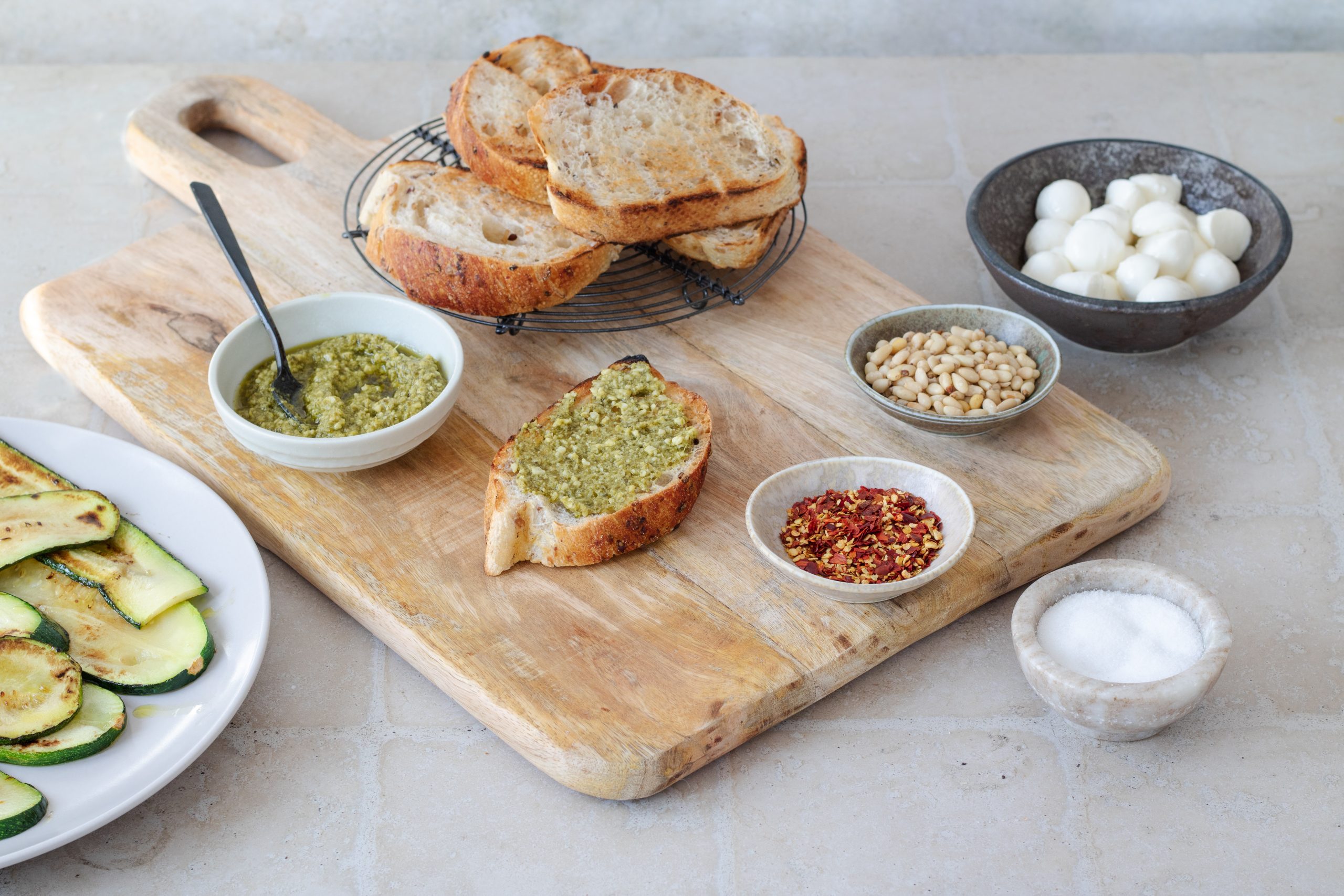 Bruschetta s cuketou: elegantní způsob, jak spotřebovat cuketu